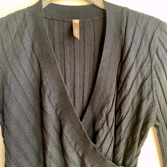 THYME Maternity Dark Army Green Cross Wrap Sweater SIZE M - Picture 2 of 6